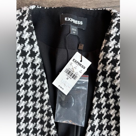 NWT Express Blazer Black And White Single Button Beautiful Size OO - Picture 7 of 8